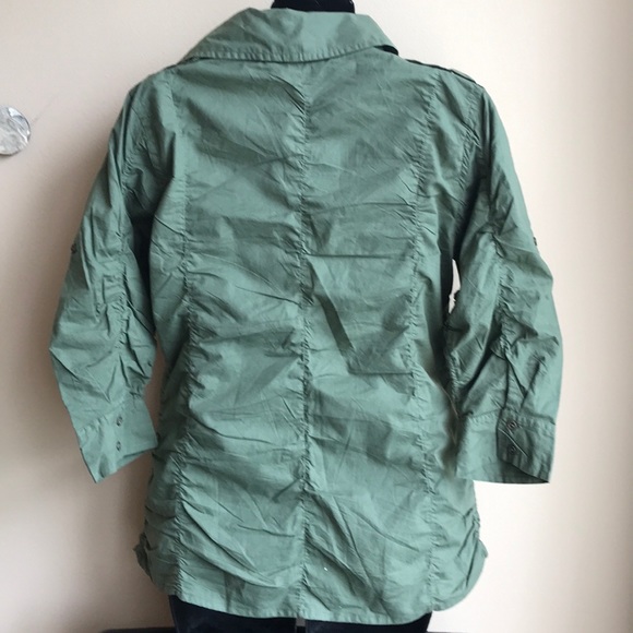 Military green cargo style shirt Sz M - Picture 3 of 3